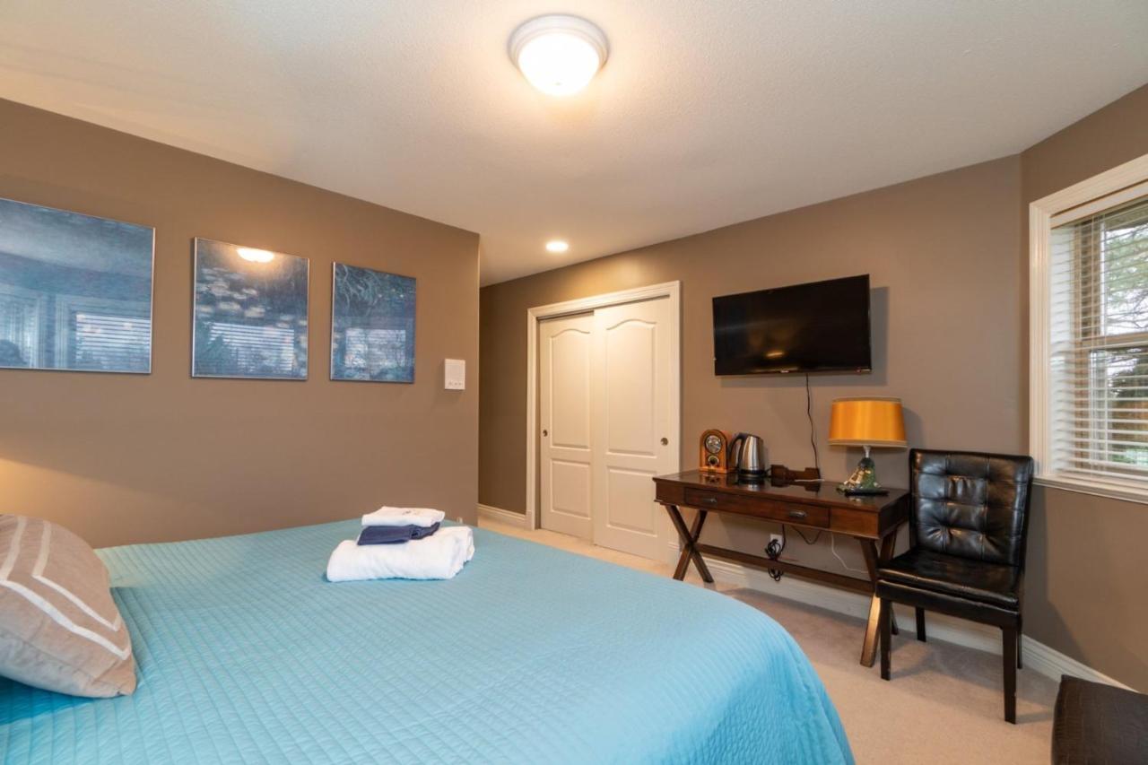 Cedar Manor Bed And Breakfast Pitt Meadows Esterno foto