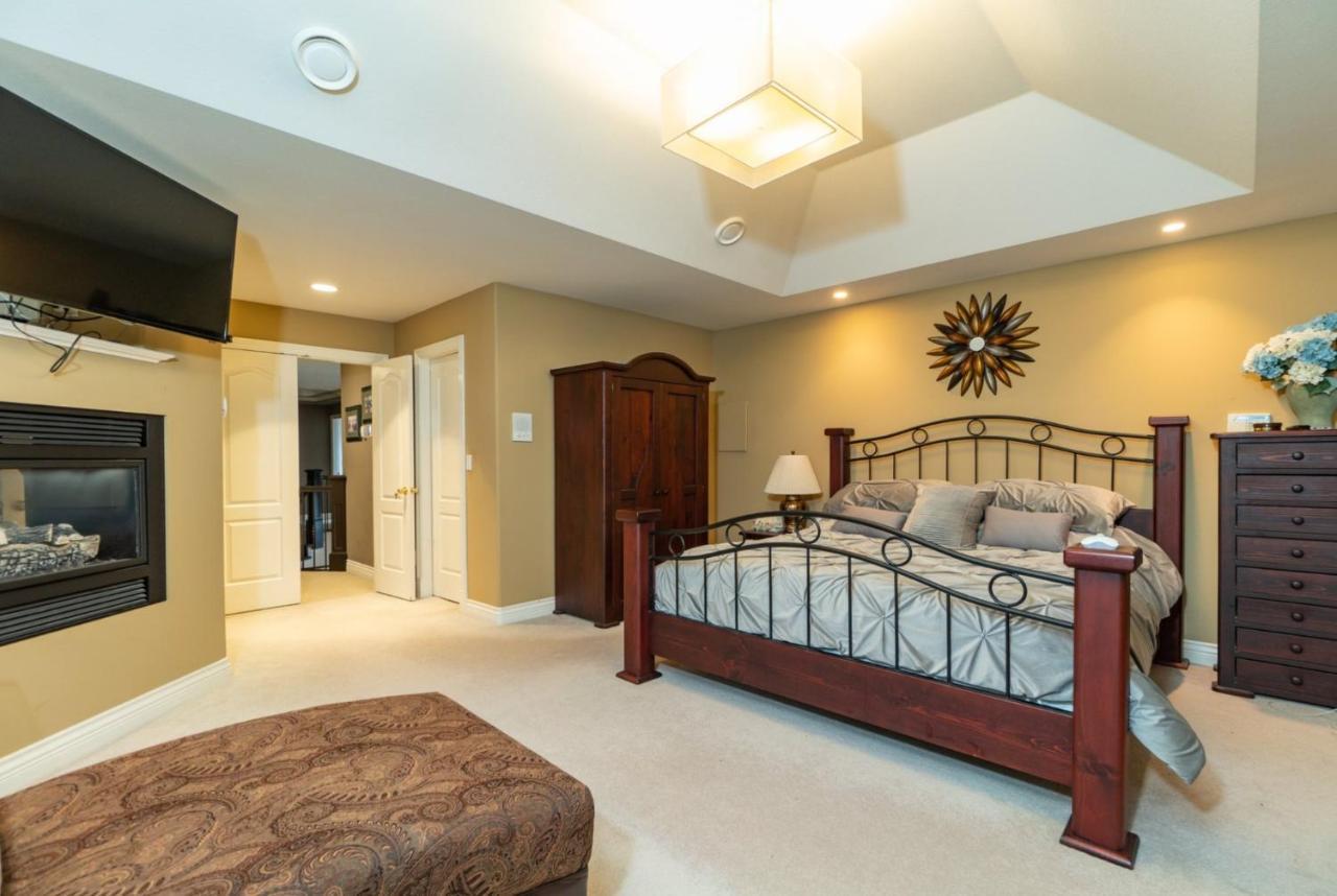 Cedar Manor Bed And Breakfast Pitt Meadows Esterno foto
