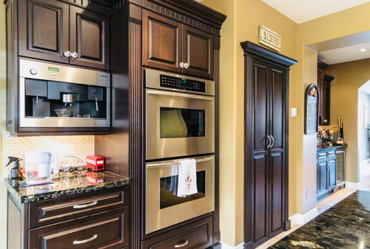 Cedar Manor Bed And Breakfast Pitt Meadows Esterno foto