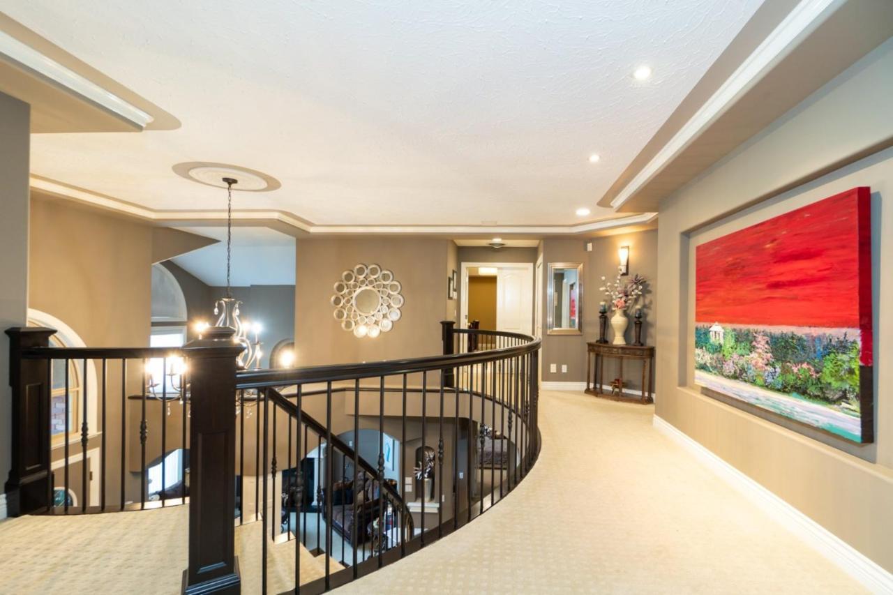 Cedar Manor Bed And Breakfast Pitt Meadows Esterno foto