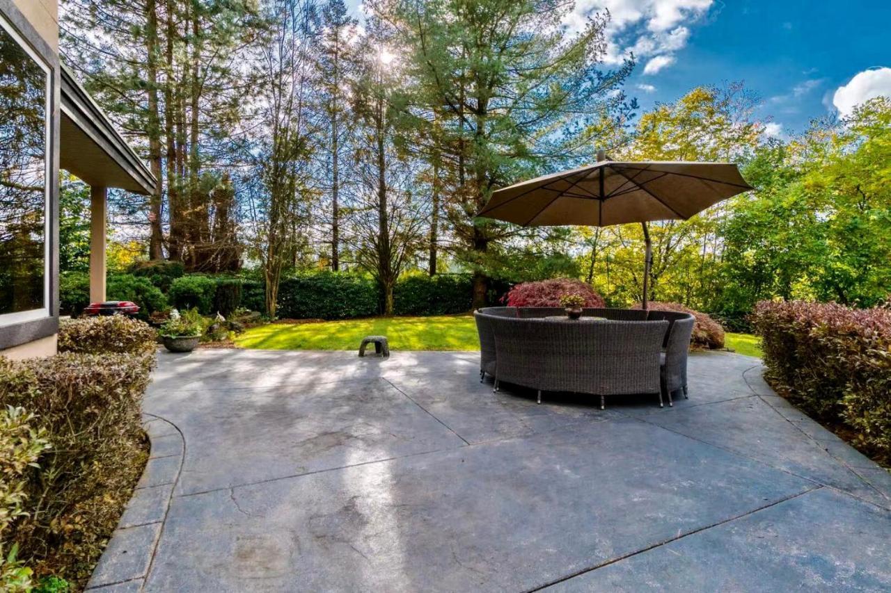 Cedar Manor Bed And Breakfast Pitt Meadows Esterno foto