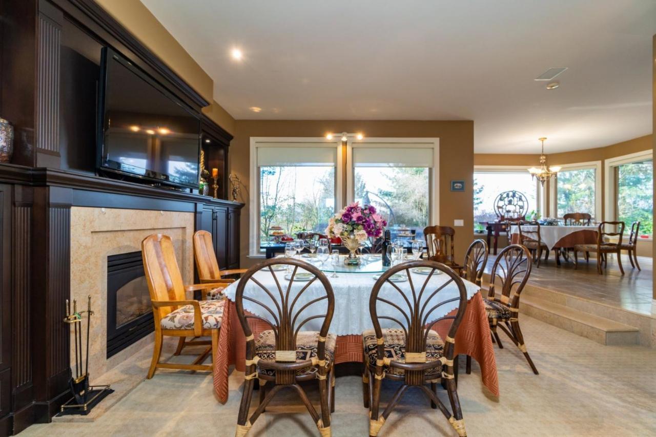 Cedar Manor Bed And Breakfast Pitt Meadows Esterno foto