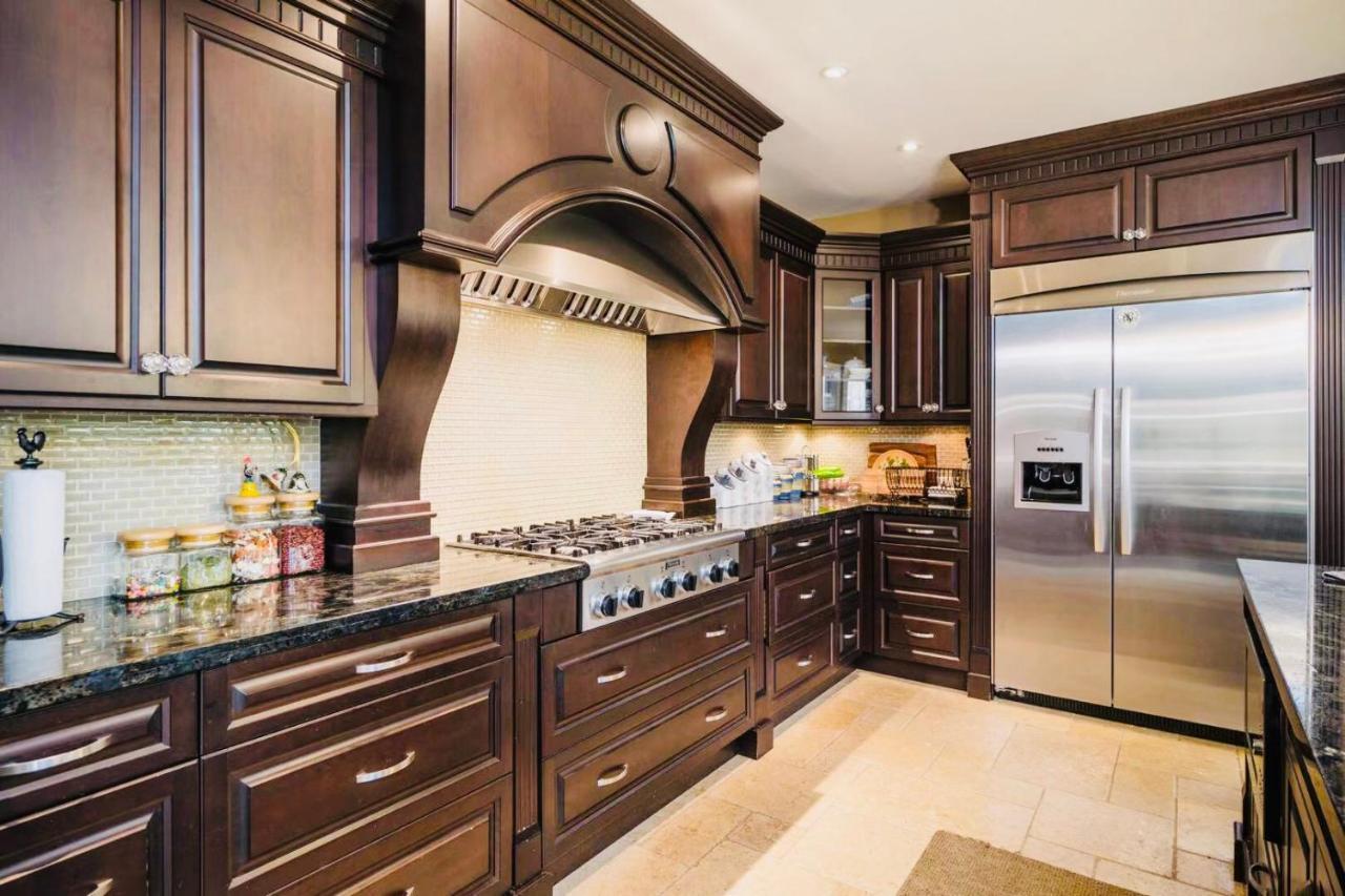 Cedar Manor Bed And Breakfast Pitt Meadows Esterno foto