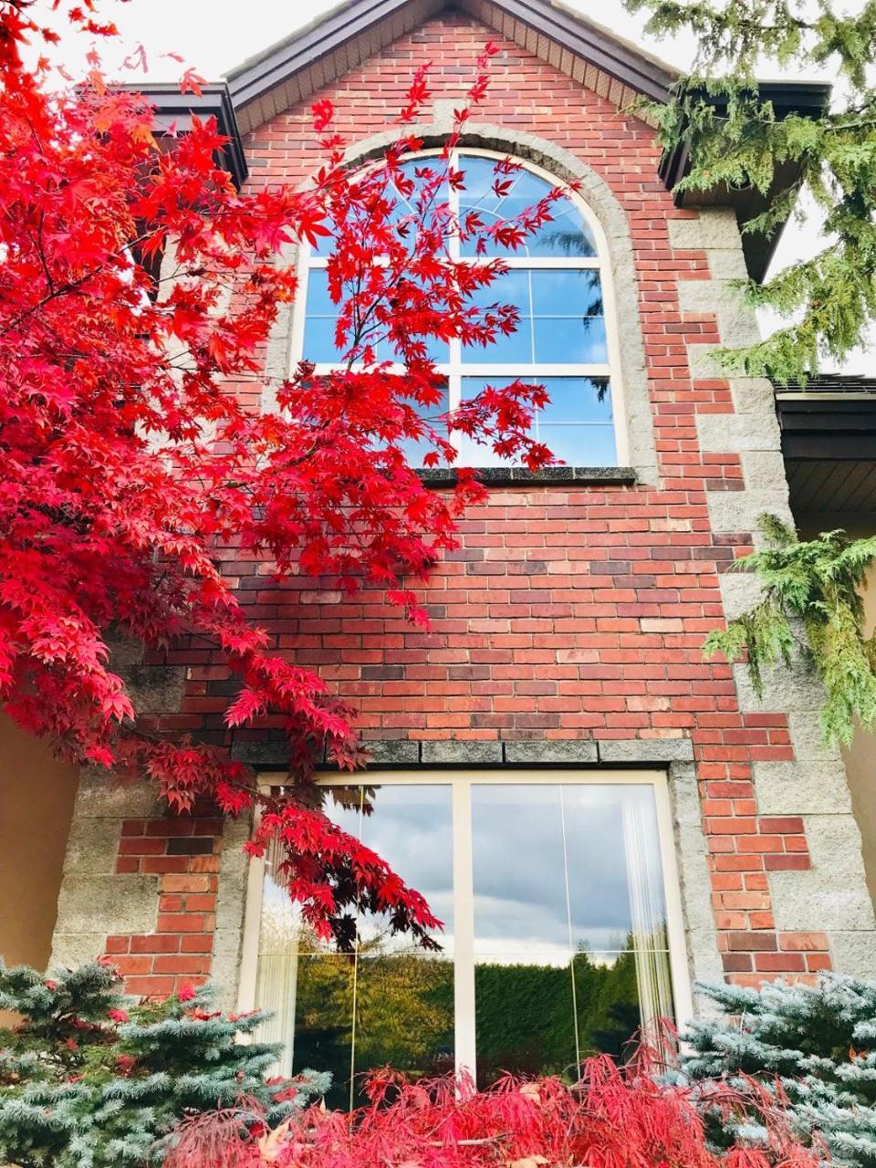 Cedar Manor Bed And Breakfast Pitt Meadows Esterno foto